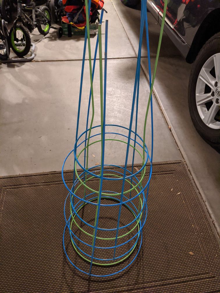 3 Tomato Cages