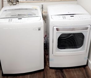 Laundry Machine Set