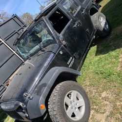 2017 Jeep Wrangler 4 Door Full Part Out 