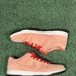 Nike Low Pink Pig Size 9 VNDS No Box