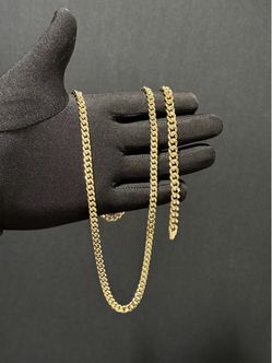 14K Gold filled Cuban link chain with a Diamond Cut bracelet