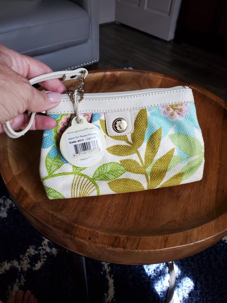 Ladies New Wristlet