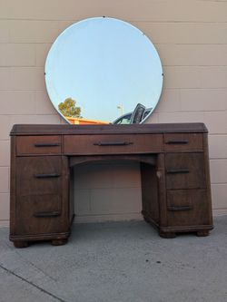 Vintage vanity