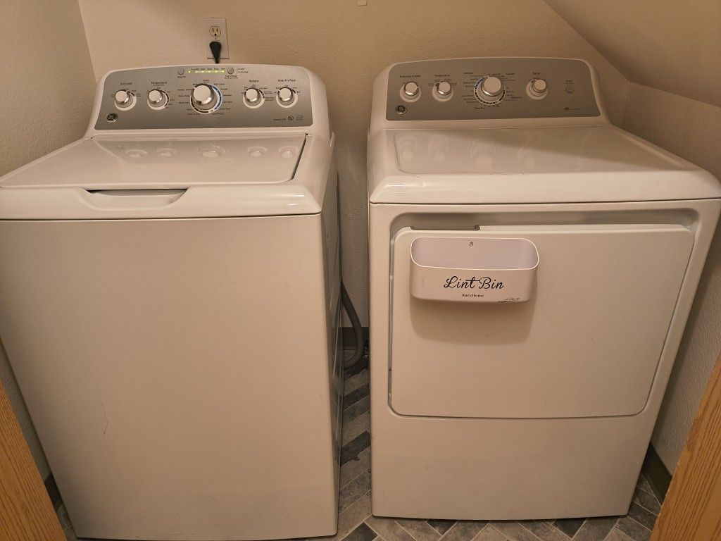 GE Washer And Dryer Set