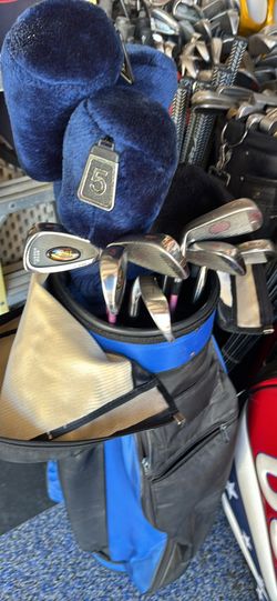 Complete set of women’s golf clubs everything included