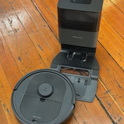 Roborock Q5+ With Auto Cleaning Dock