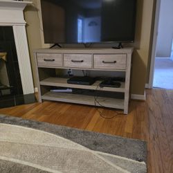 LANE  ENTERTAINMENT  STAND  