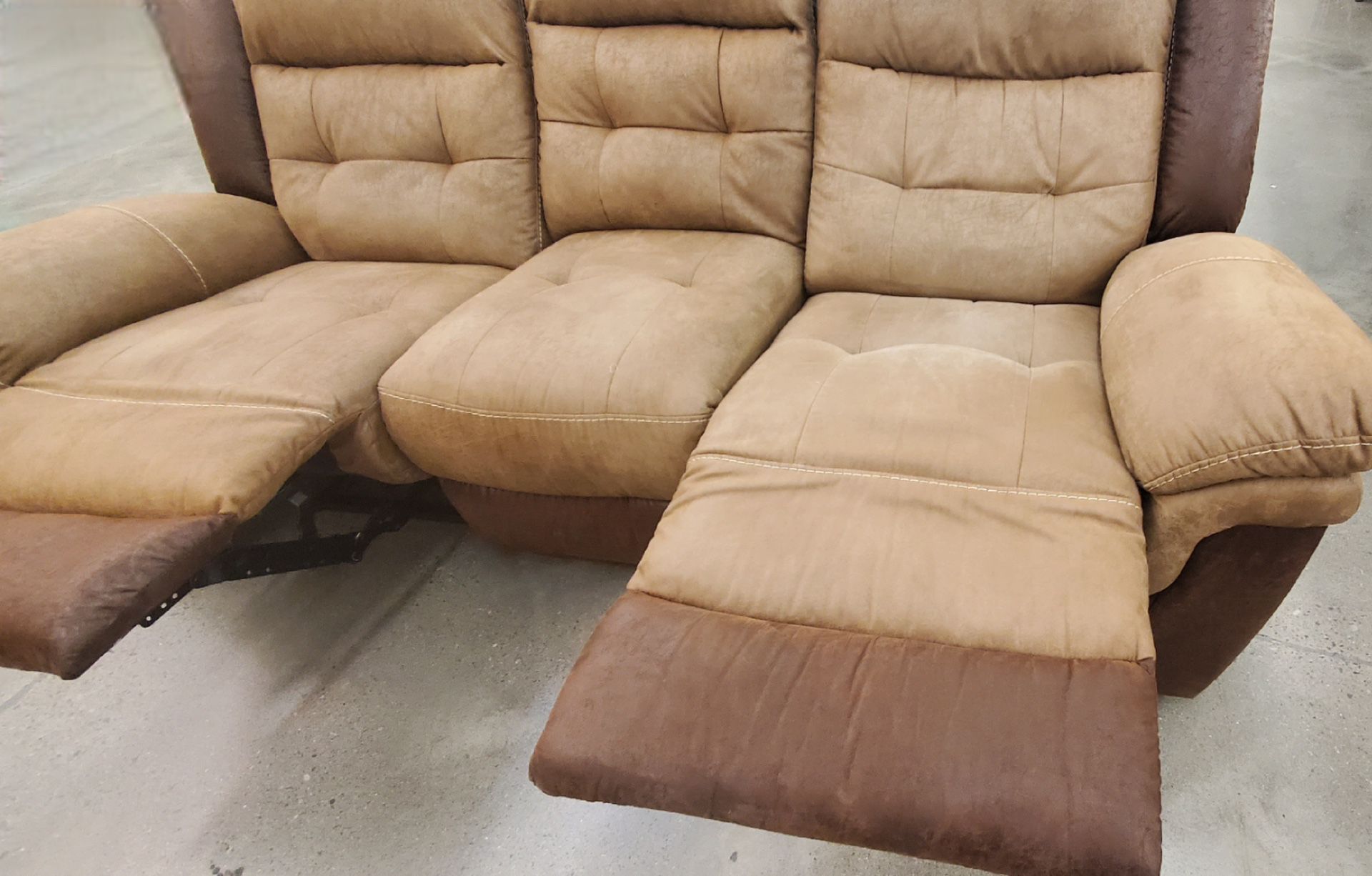 Beautiful Elegant Upscale Luxury High End Italian leather Double Recliner Sofa
