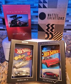 NEW  2023 Mattel Creations DeLorean  Set ( 81 DeLorean DMC-12 & Special Edition Alpha