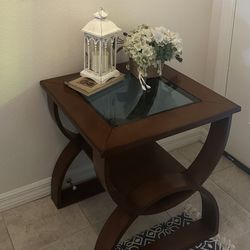 Beautiful Helix-curved End Table