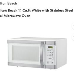 Hamilton Beach 1.1 Cu.ft White with Stainless Steel Digital Microwave Oven