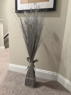Silver faux pompas/flower