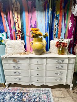CUTE YAN DRESSER AT PICKY PINCHERS 4830 49th Street N ST PETE OPEN 12-6 pm FREE DELIVERY