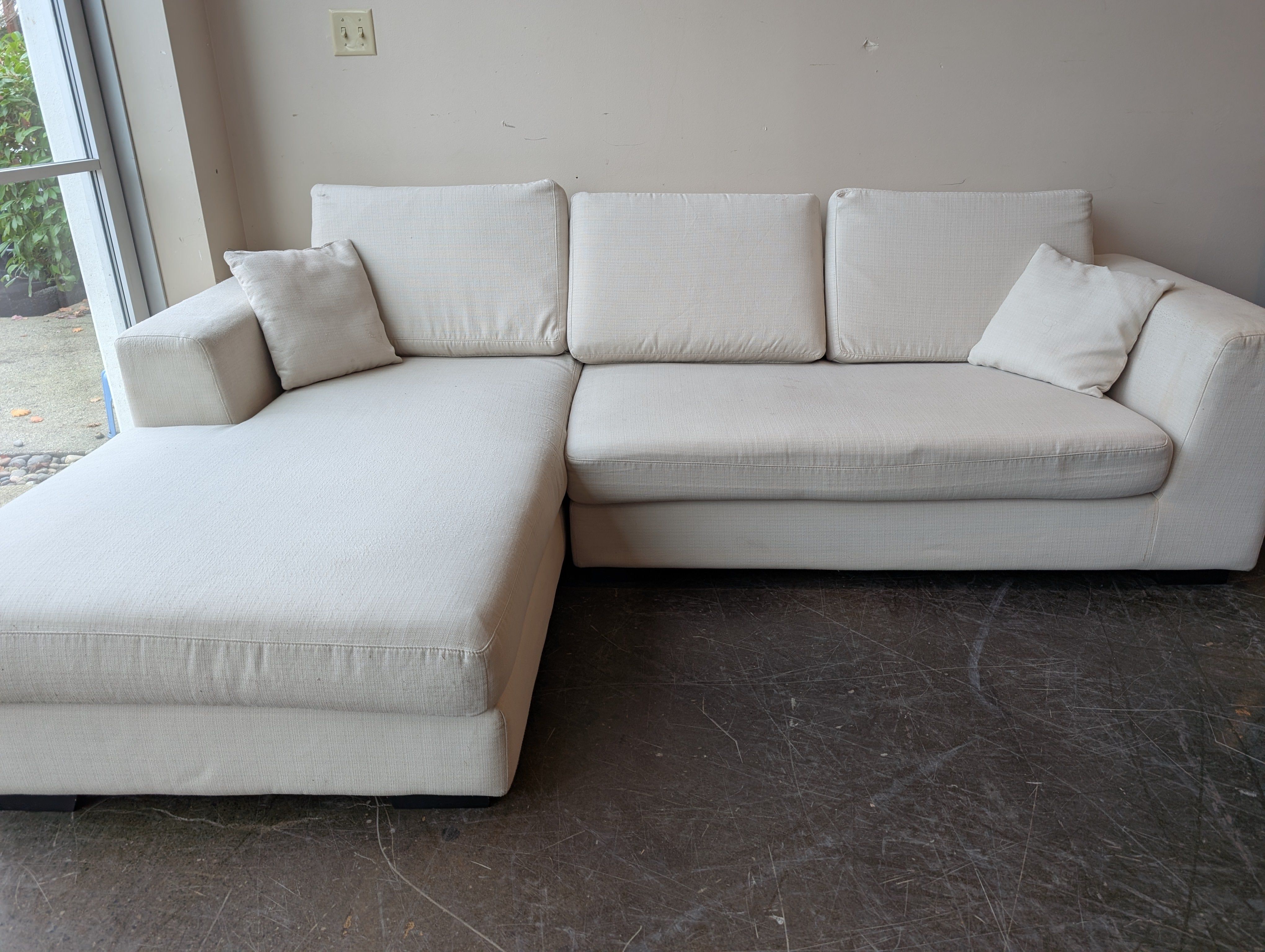 Contemporary Cream Sectional Sofa with Chaise