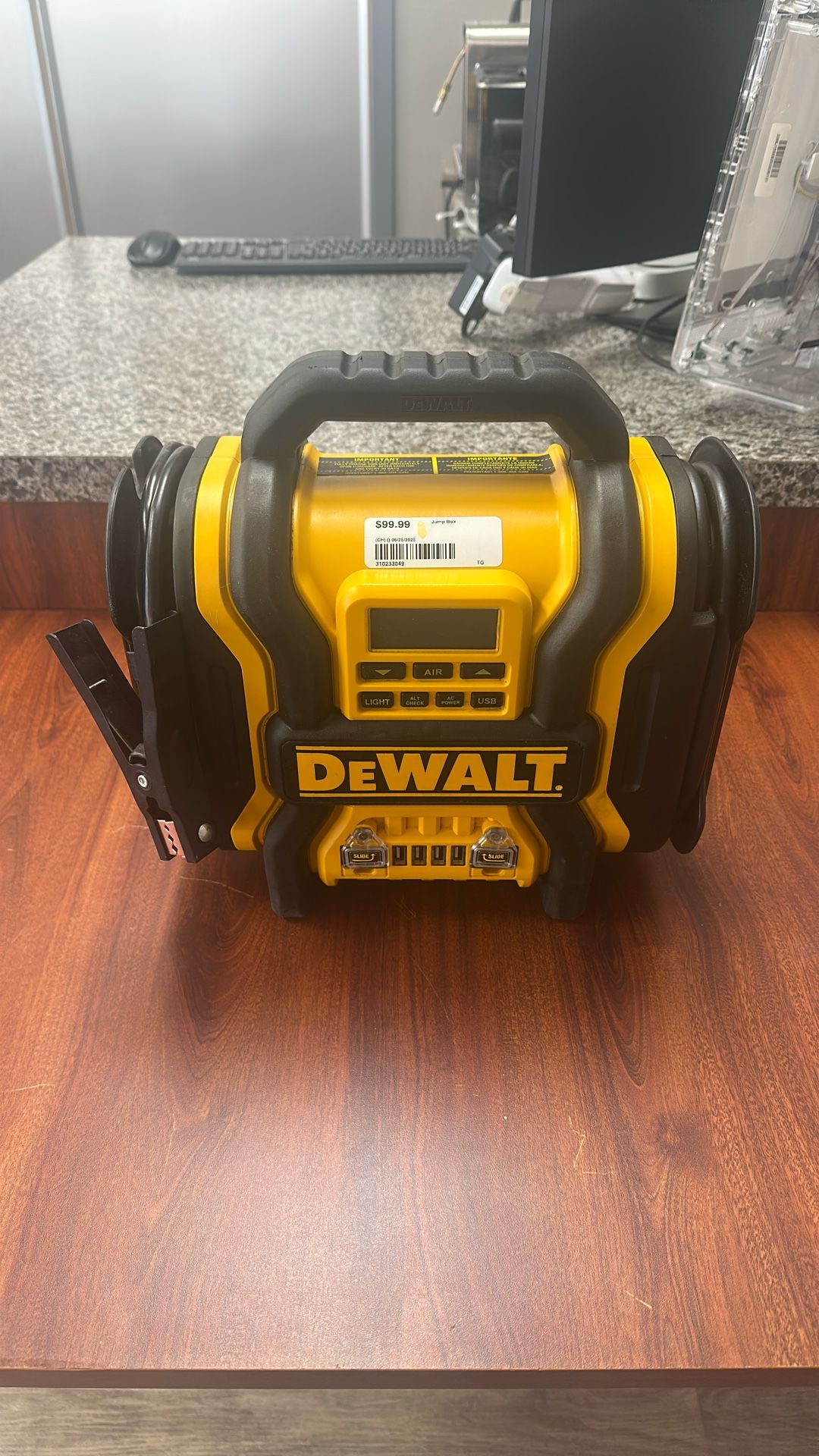 Dewalt Jumpbox