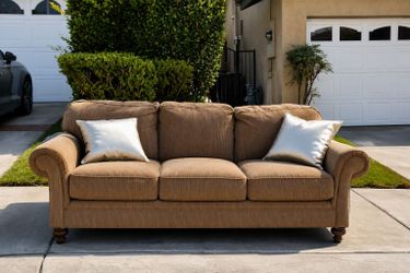 Brown Sofa - Free, Come and Get It