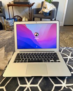 MacBook Air 13” 2015 8gb ram ssd
