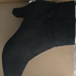 Women's Boot's Size 8 New