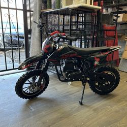 Gas Power 4 Stroke Dirt Bike! 40CC Pit Bike, Pull Start, 10" Wheels, mix weight 135lb, to speed about 20mph
