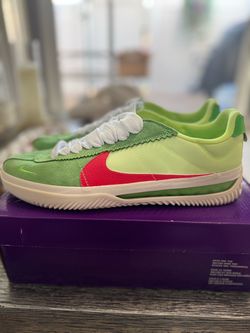 Nike Low-Top Sneakers Green and Red