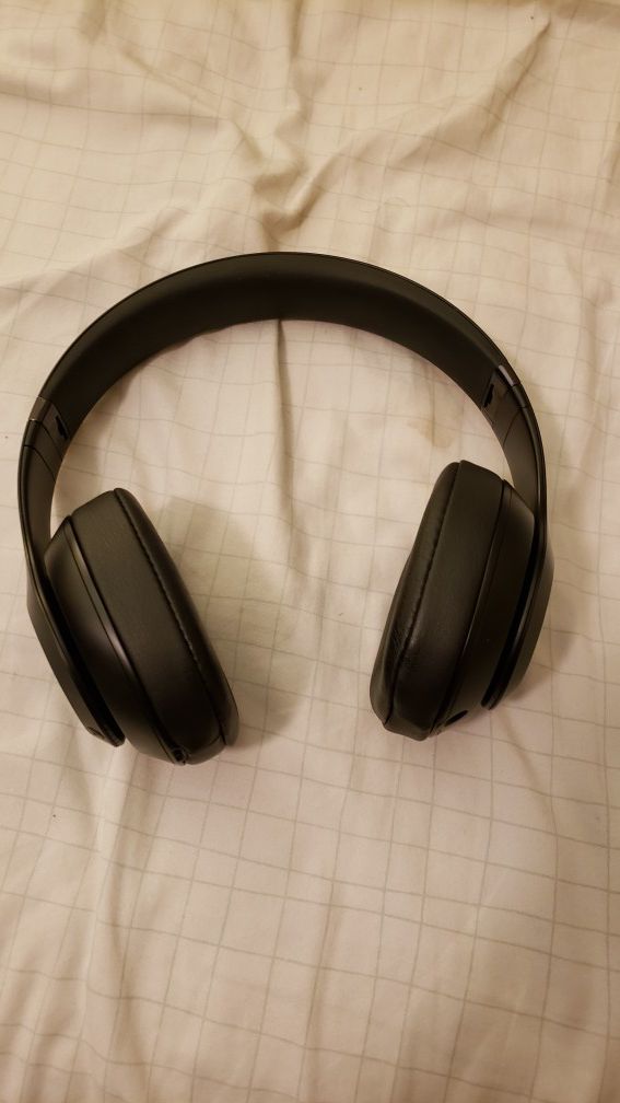 Beats Studio3 Wireless noise cancelling headphones
