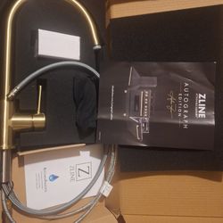 ZLINE KITCHEN & BATH Champagne Bronze Single Handle Deck-mount Pull-down Kitchen Faucet with Sprayer ( Side Sprayer Included )
 |
Model #