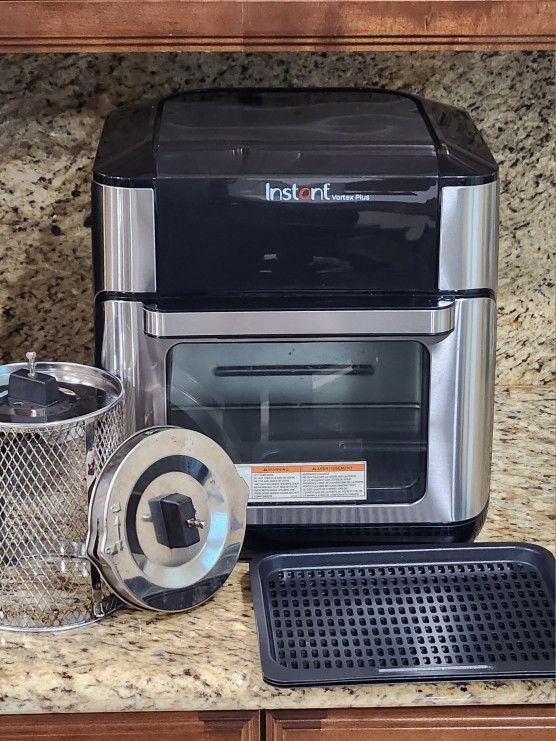 Instant Pot Vortex Plus 10-Quart Air Fryer Oven - Black