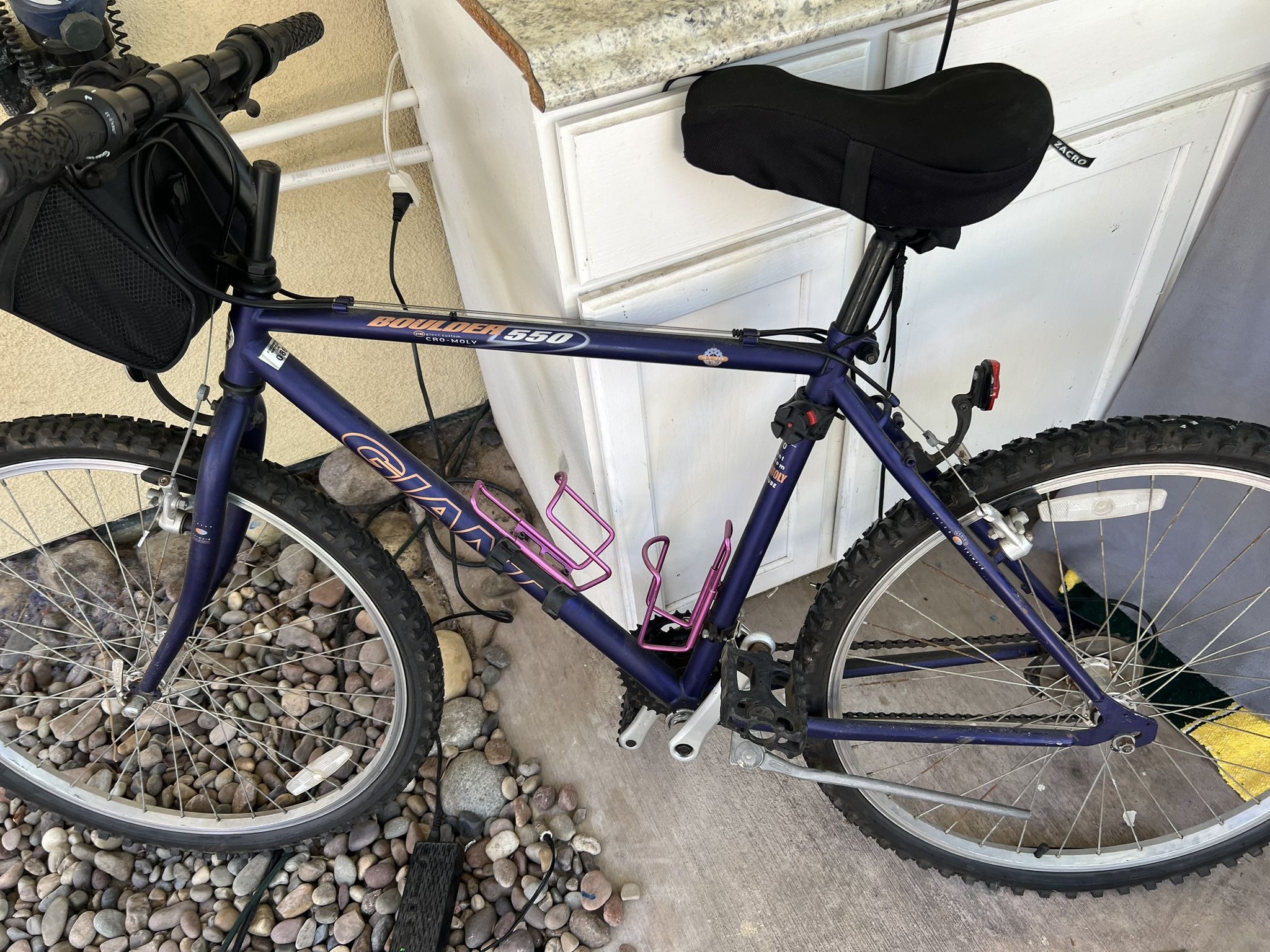 Giant Boulder 550 Mountain Bike With Two Water Bottle Holsters
