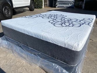 Cal King Bamboo Cool Gel Memory Foam!•••