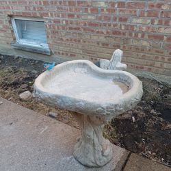Heavy Solid Concrete Outdoor Patio Birdbath 