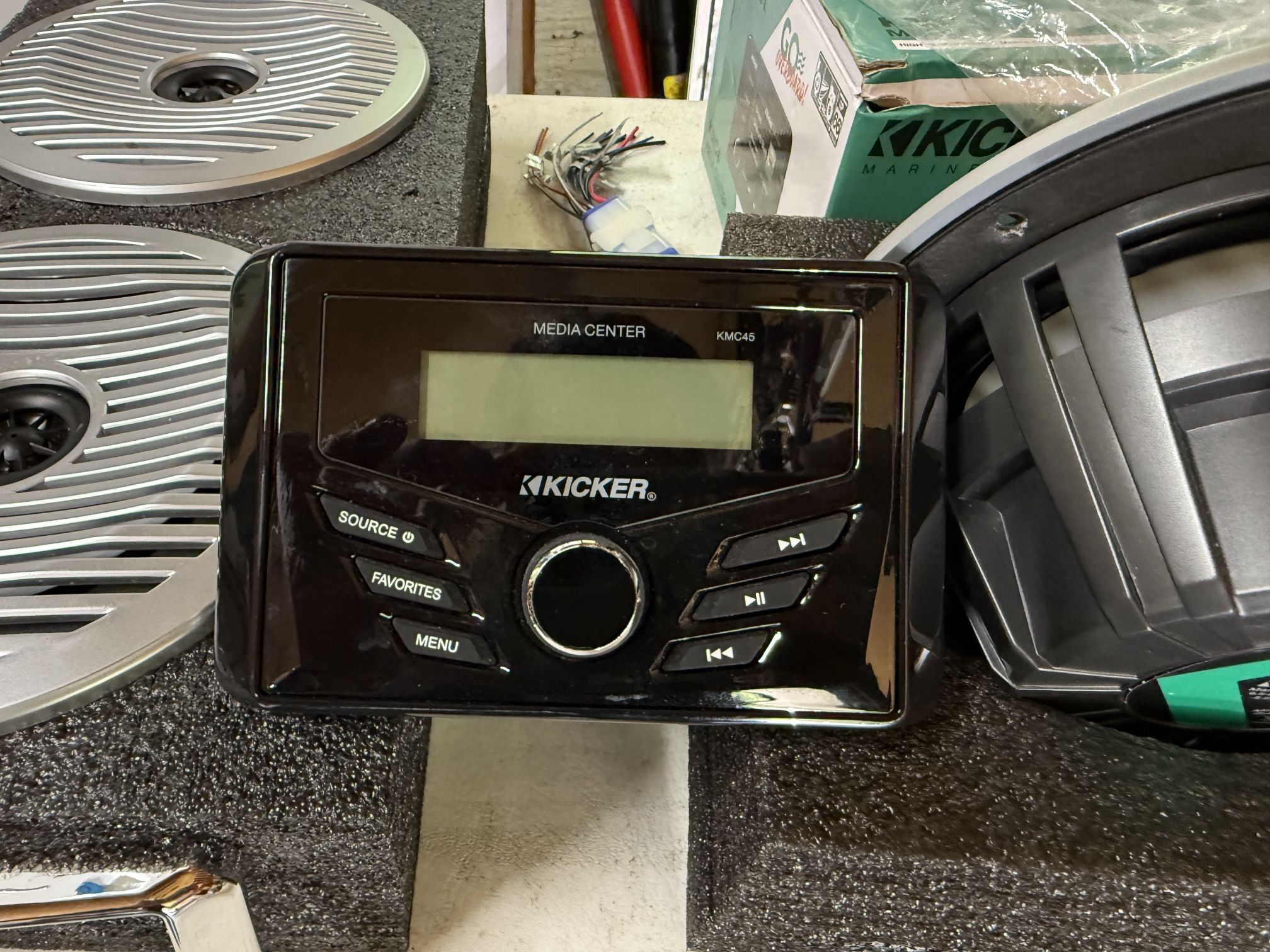 Marine Stereo With Speakers