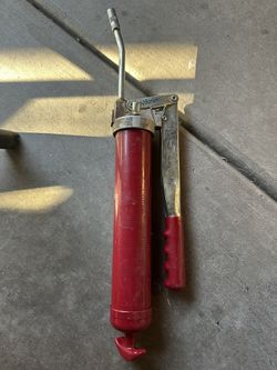 Alemite A500-L 24-Oz Capacity Grease Gun, 10,000 PSI  3 way loading With NOZZLE