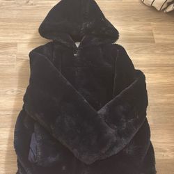 Dark blue faux fur jacket (soft, winter, cozy, y2k aesthetic)