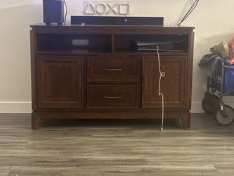 Entertainment center