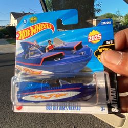 HOTWHEELS 1966 BatBoat International Card