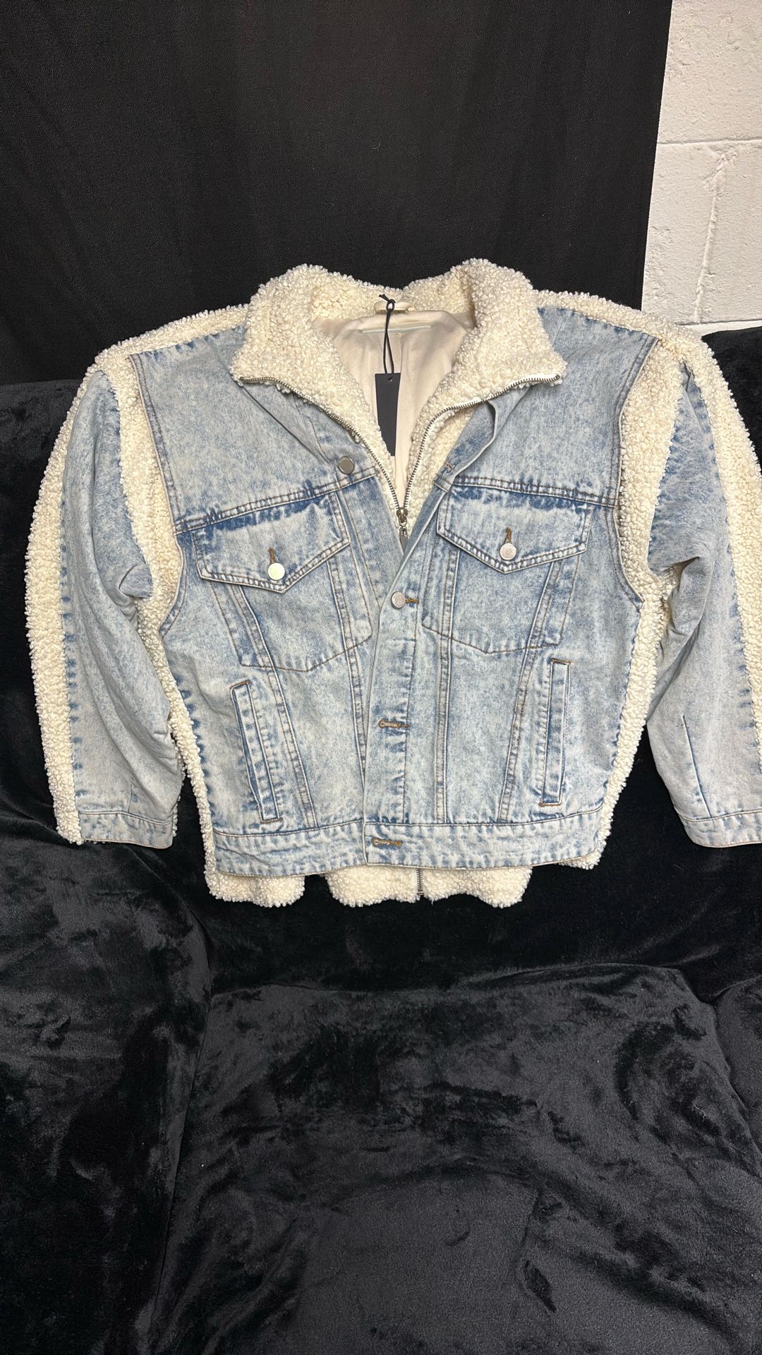 Most original jean jacket I’ve ever seen./L