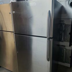 Refrigerador GE Width 30 Inches And Ice Maker