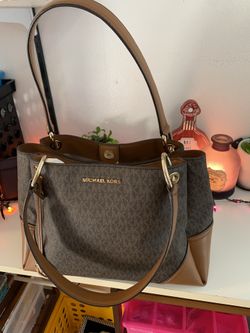 Michael Kors Signature Nicole Large Shoulder Satchel 