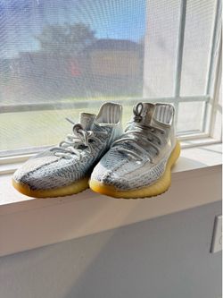 Yeezy 350 boost clowht