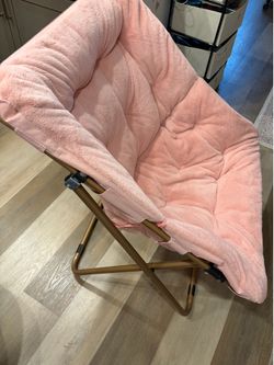 Pink fuzzy/fluffy foldable chair