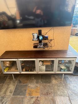 Entertainment center