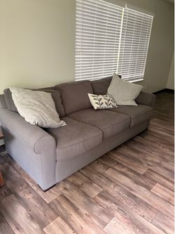 Free couch - no pet and no smoking home