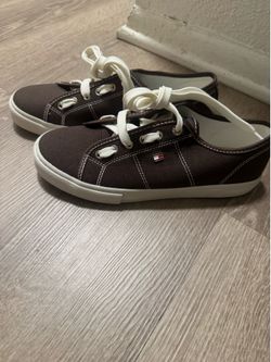 Tommy Hilfiger shoe size 7