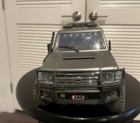 RC Toyota Land Cruiser Crawler Truck + Remote