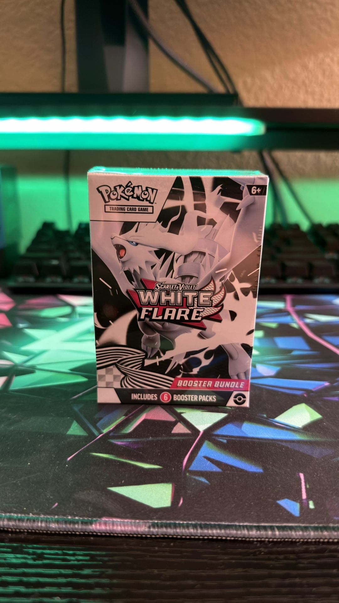 Pokemon White Flare Booster Bundle