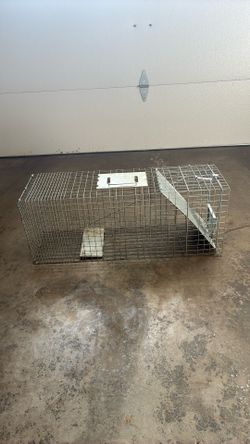 Havahart Large 1-Door Professional Live Animal Cage Trap for Raccoon, Opossum, Groundhog, and Feral Cat