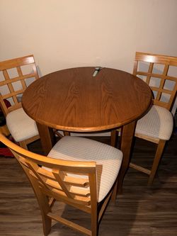 Kitchen table & chairs