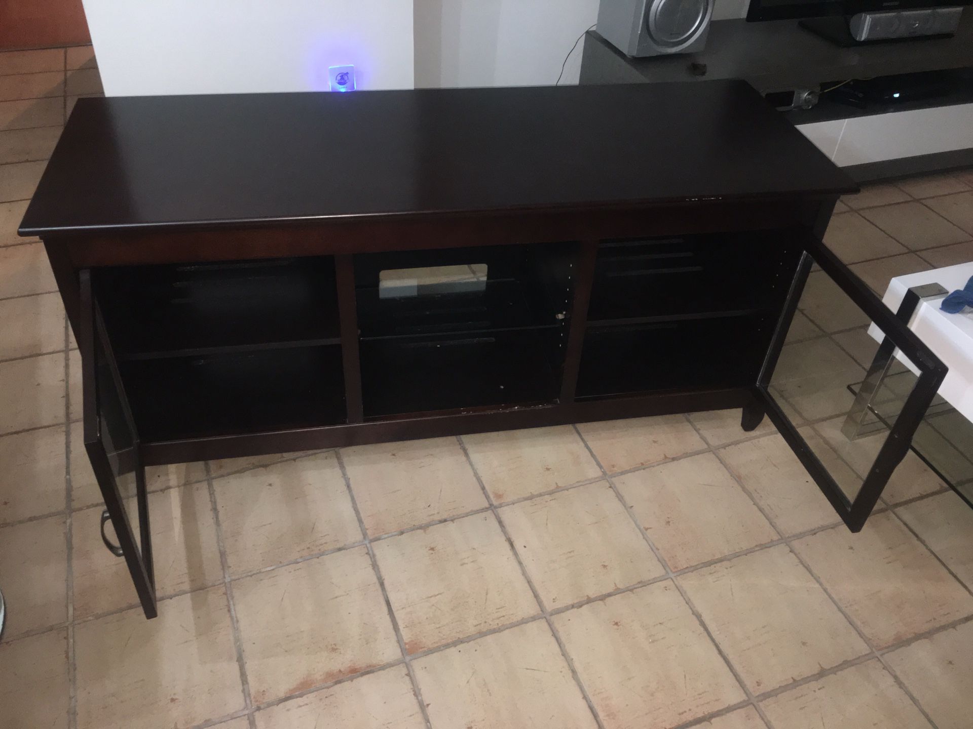 Tv / stereo stand 62 wide 22deep 28 high