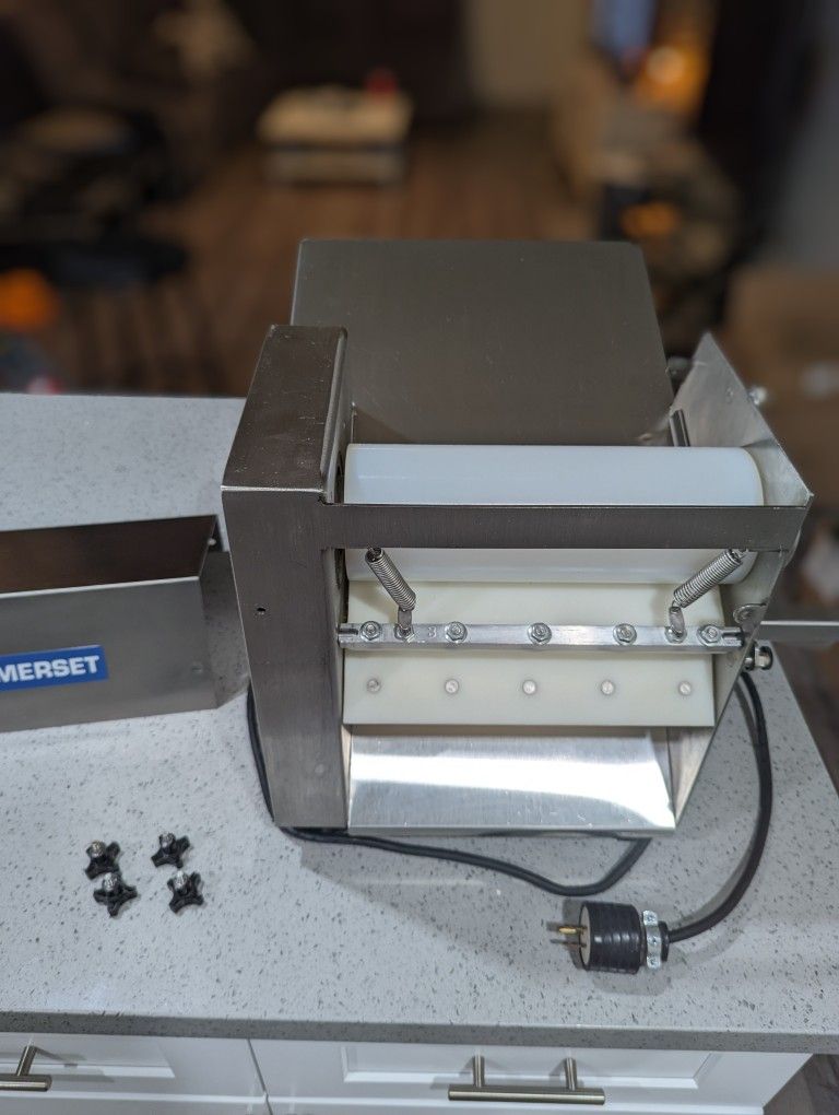 Somerset CDR100P 10" Countertop One Stage Dough Sheeter 120V, 1/4 hp