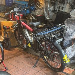 Arrow 10 E-bike With 2 Batteries And Keys. 3 Chargers Included. 